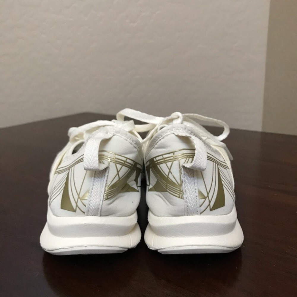 New Balance Womens FuelCore Nergize Training Shoes White WXNRGWH Low Top 9.5 B - Picture 2 of 9